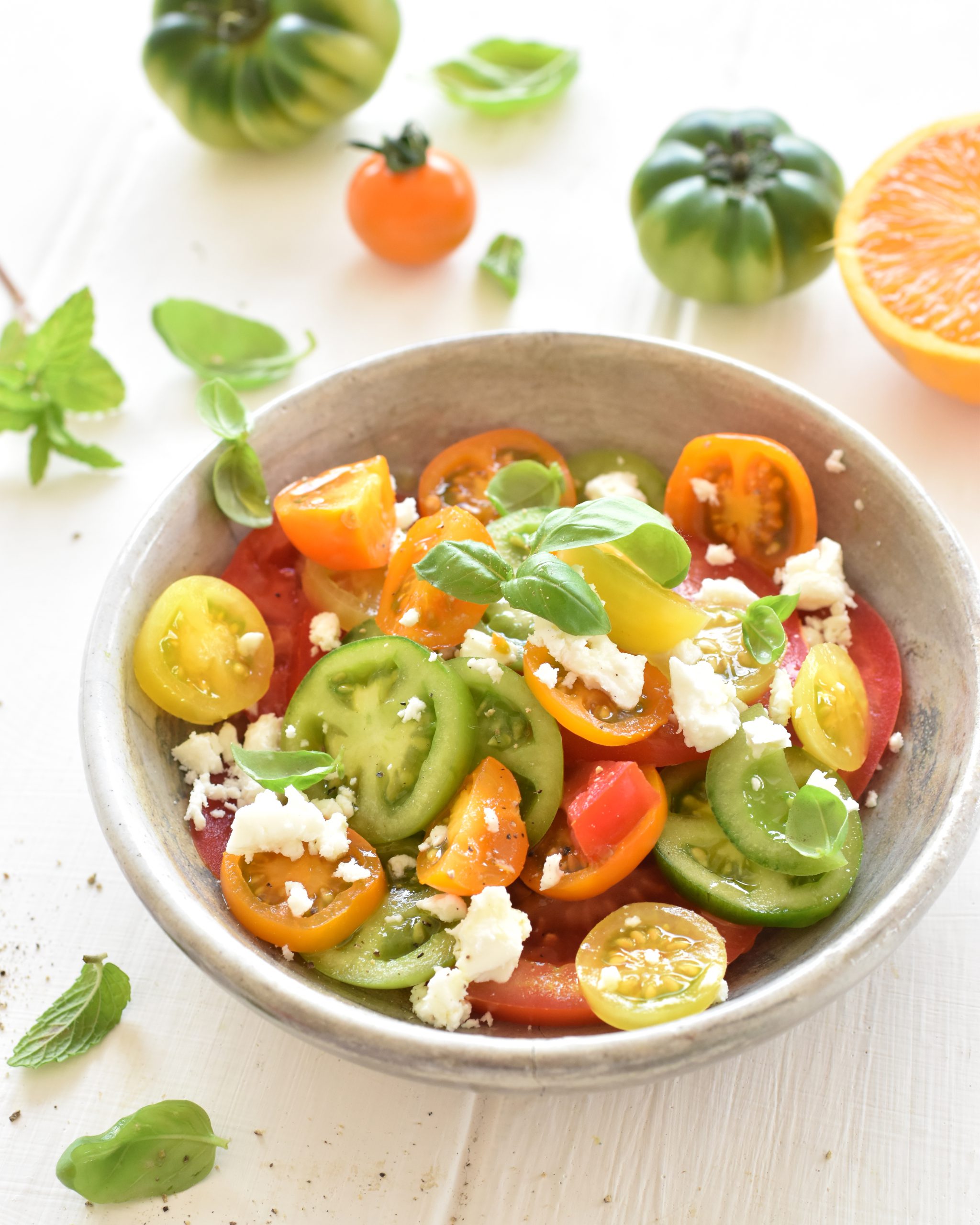 INSALATA DI POMODORI CON SUCCO DI AGRUMI E FETA ZORBAS