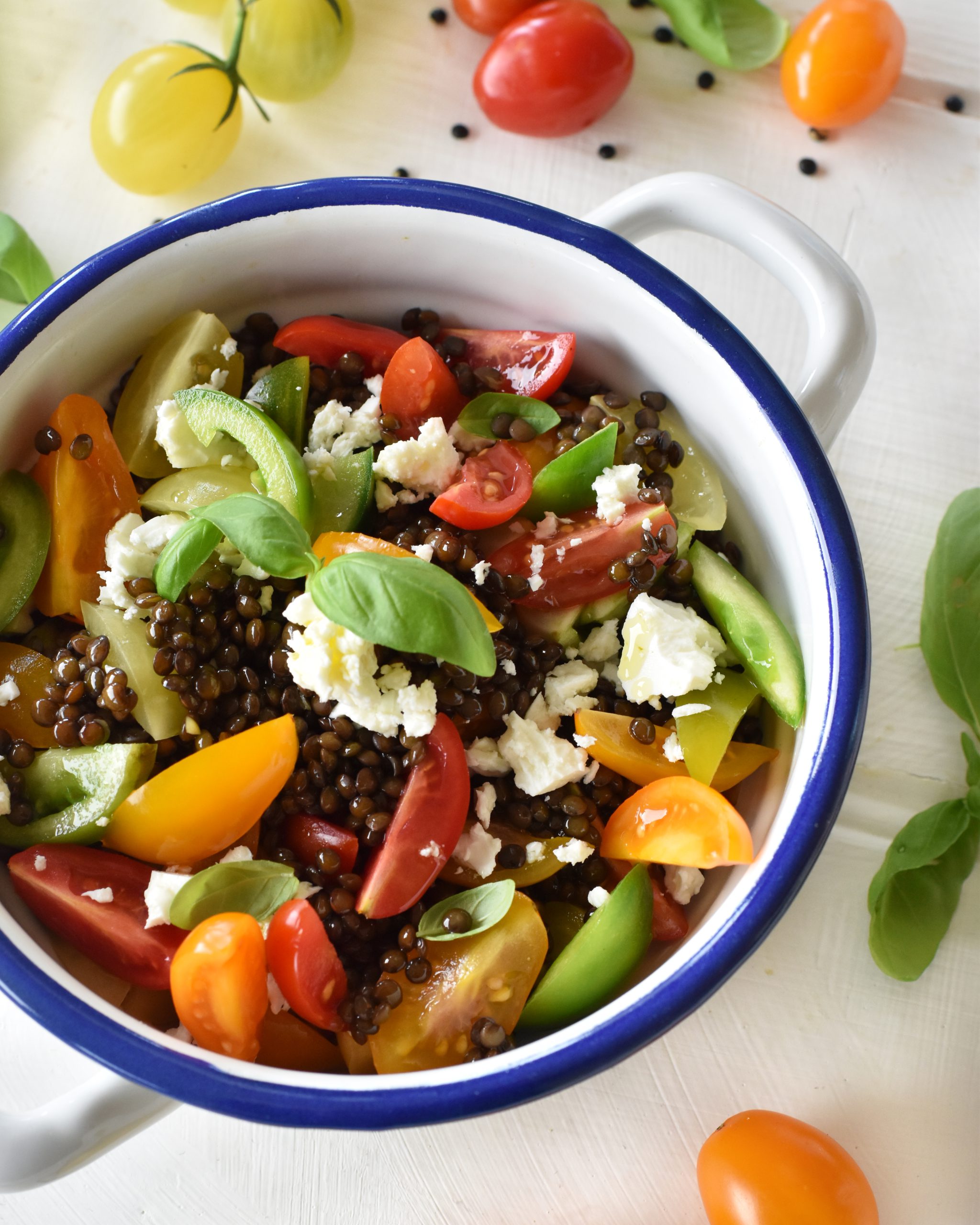 INSALATA ESTIVA DI LENTICCHIE BELUGA E FETA ZORBAS