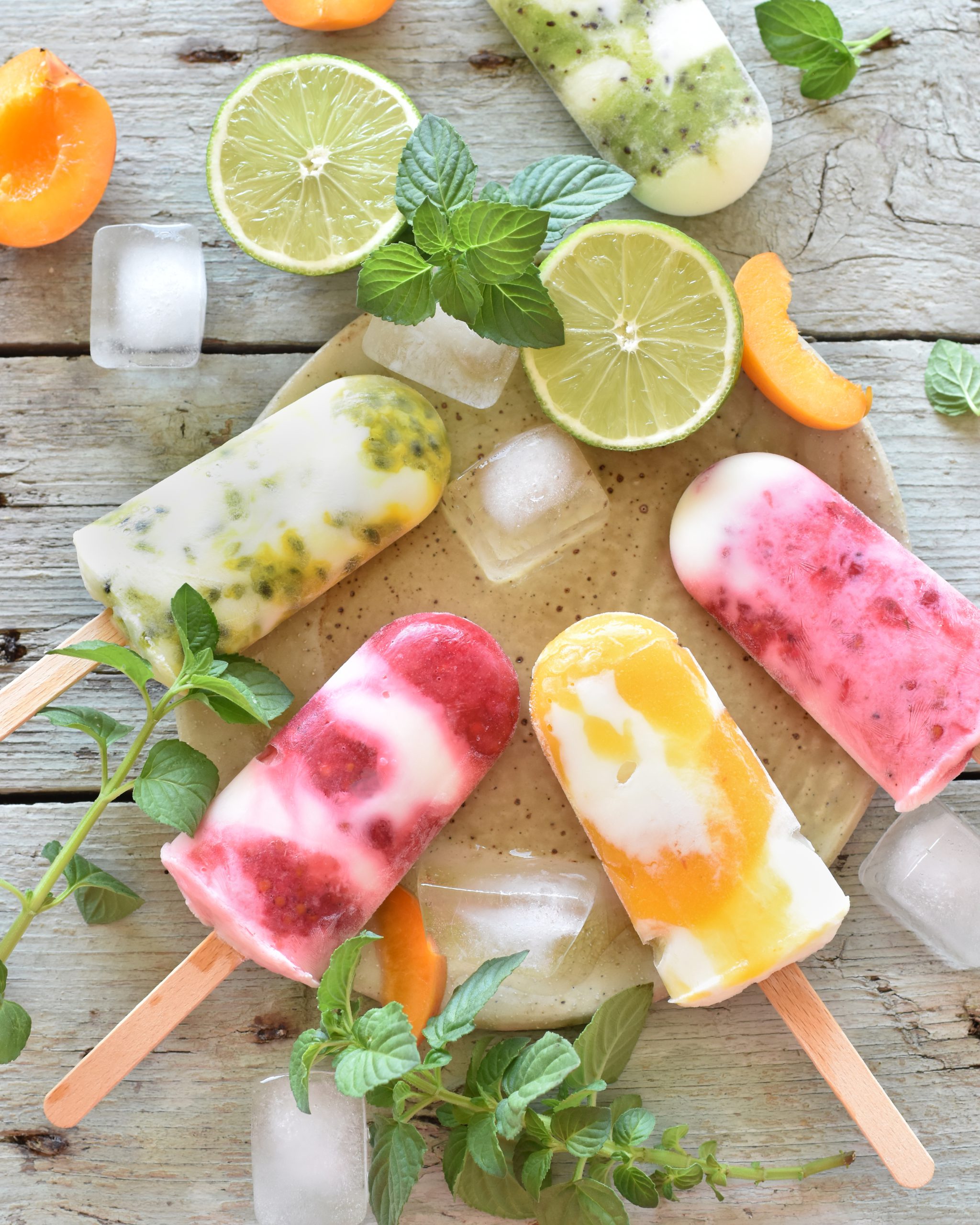 GHIACCIOLI DI FRUTTA E YOGURT GRECO