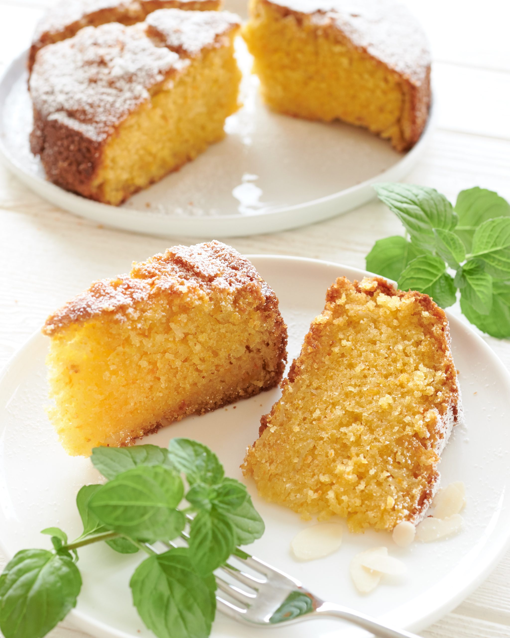 TORTA SOFFICE DI CAROTE, MANDORLE E  YOGURT GRECO