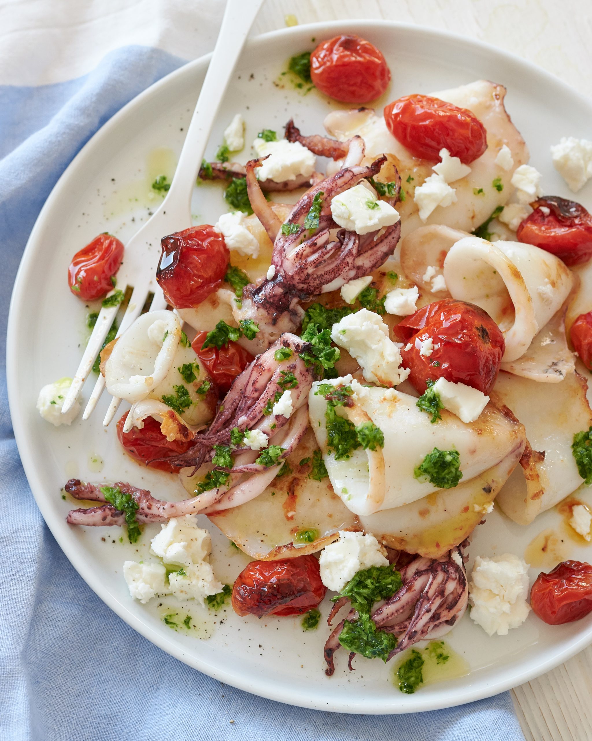 CALAMARI ALLA GRIGLIA CON FETA ZORBAS E POMODORI