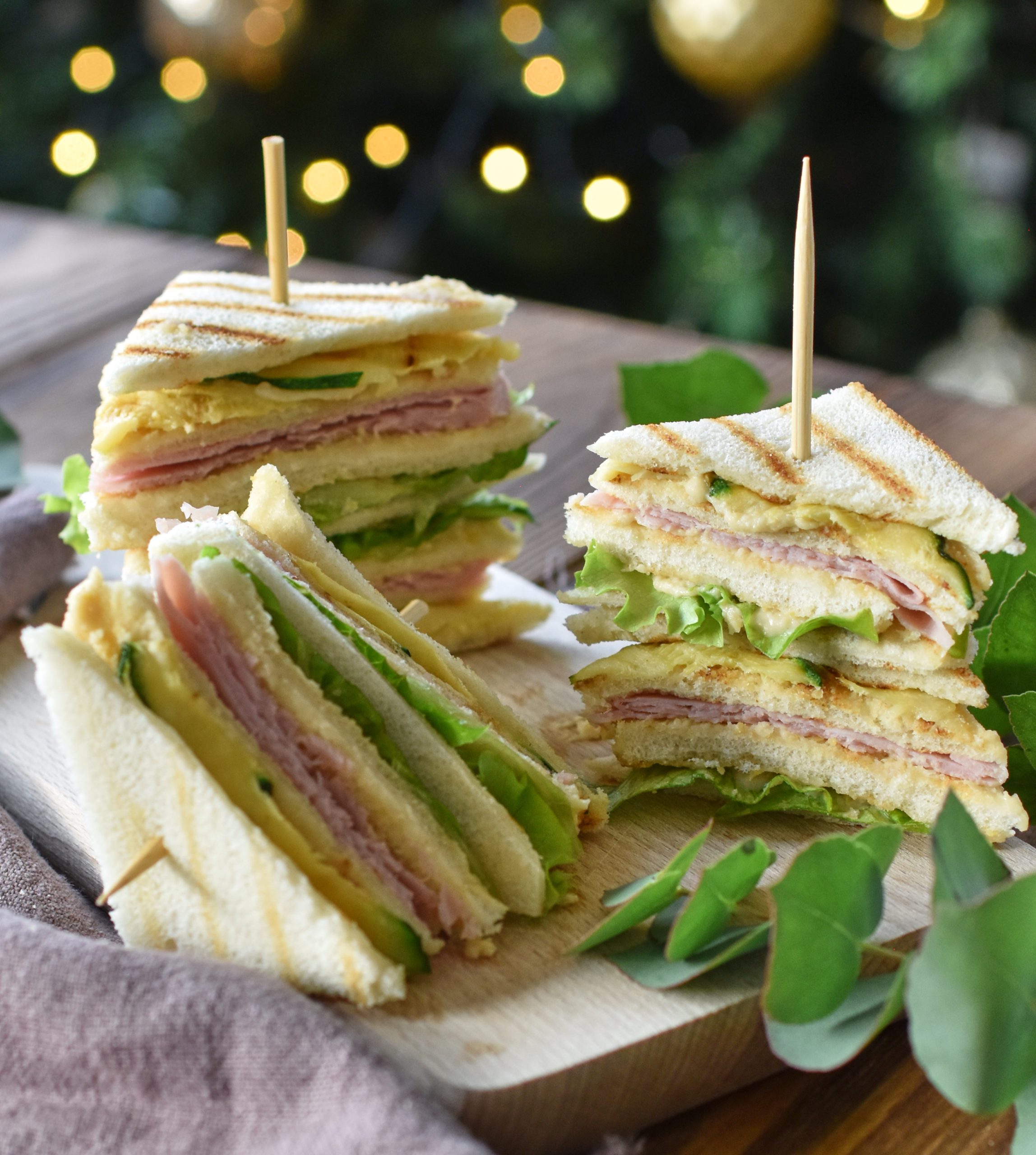 CLUB SANDWICH CON HUMMUS ZORBAS