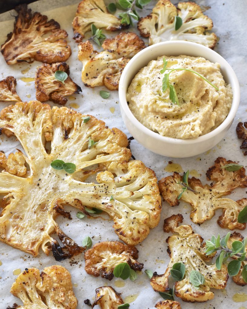 CAVOLFIORE AL FORNO CON HUMMUS