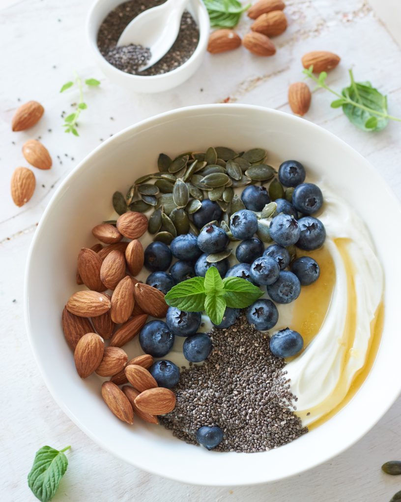 POWER BREAKFAST CON YOGURT GRECO E SEMI
