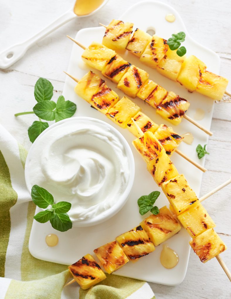SPIEDINI DI ANANAS CON YOGURT GRECO