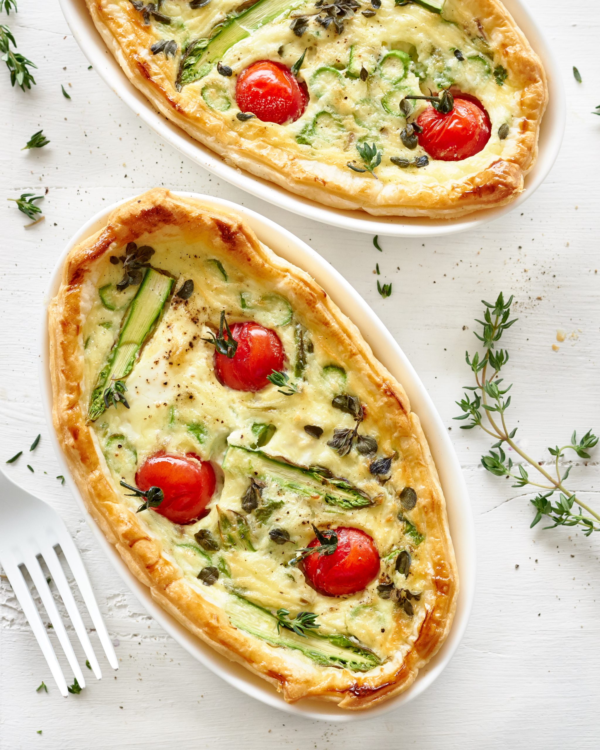 QUICHE CON ASPARAGI, POMODORINI E FETA