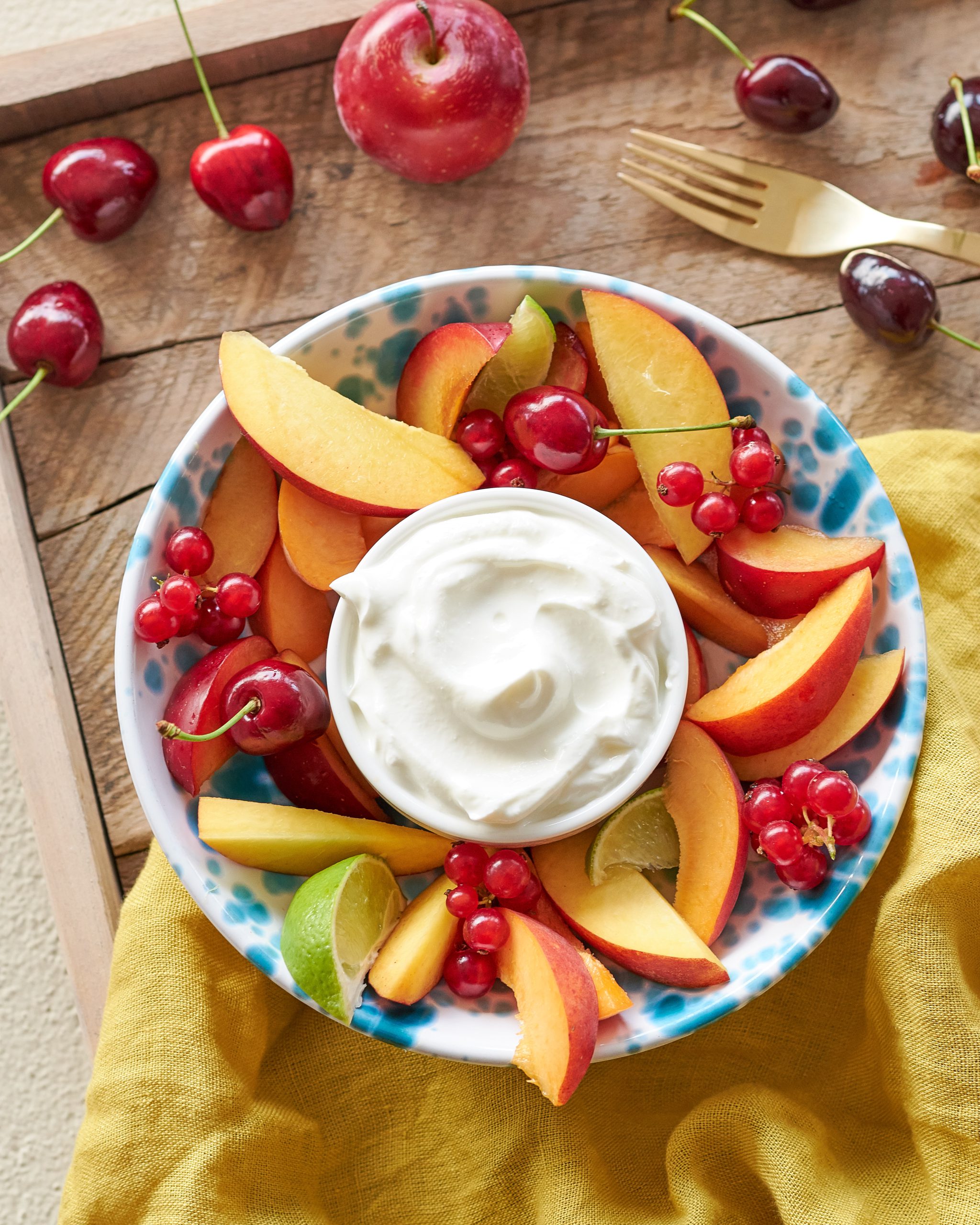 FRUIT BOWL CON YOGURT GRECO