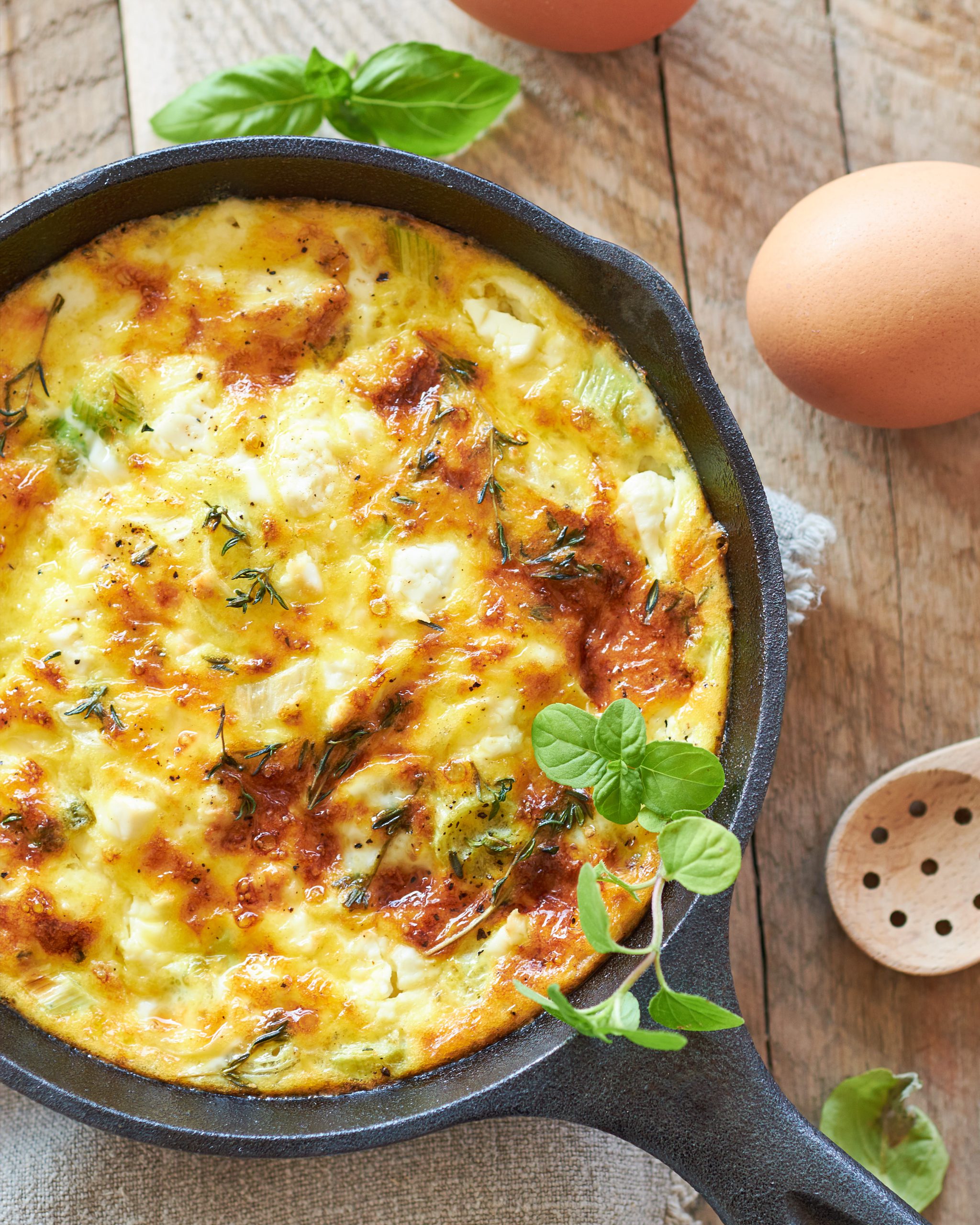FRITTATA SOFFICE CON FETA ZORBAS E PORRI