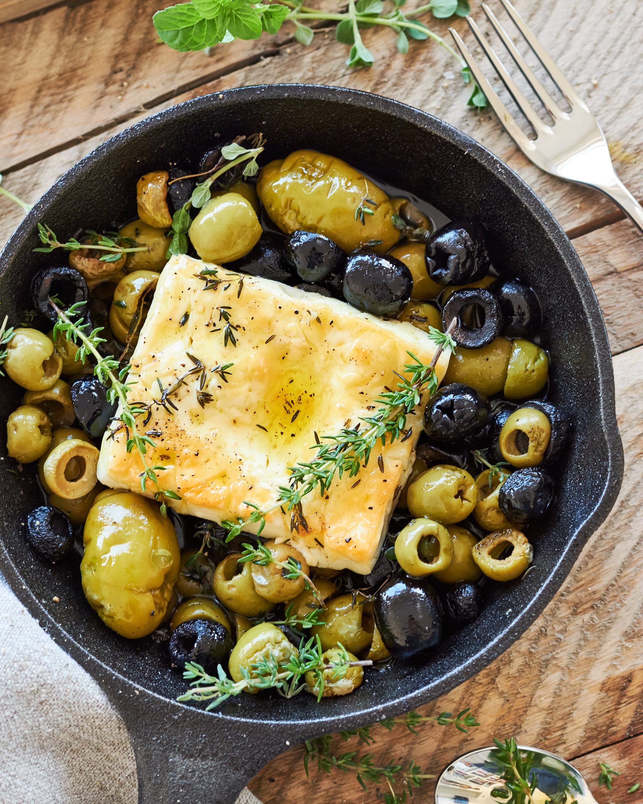 FETA AL FORNO CON OLIVE