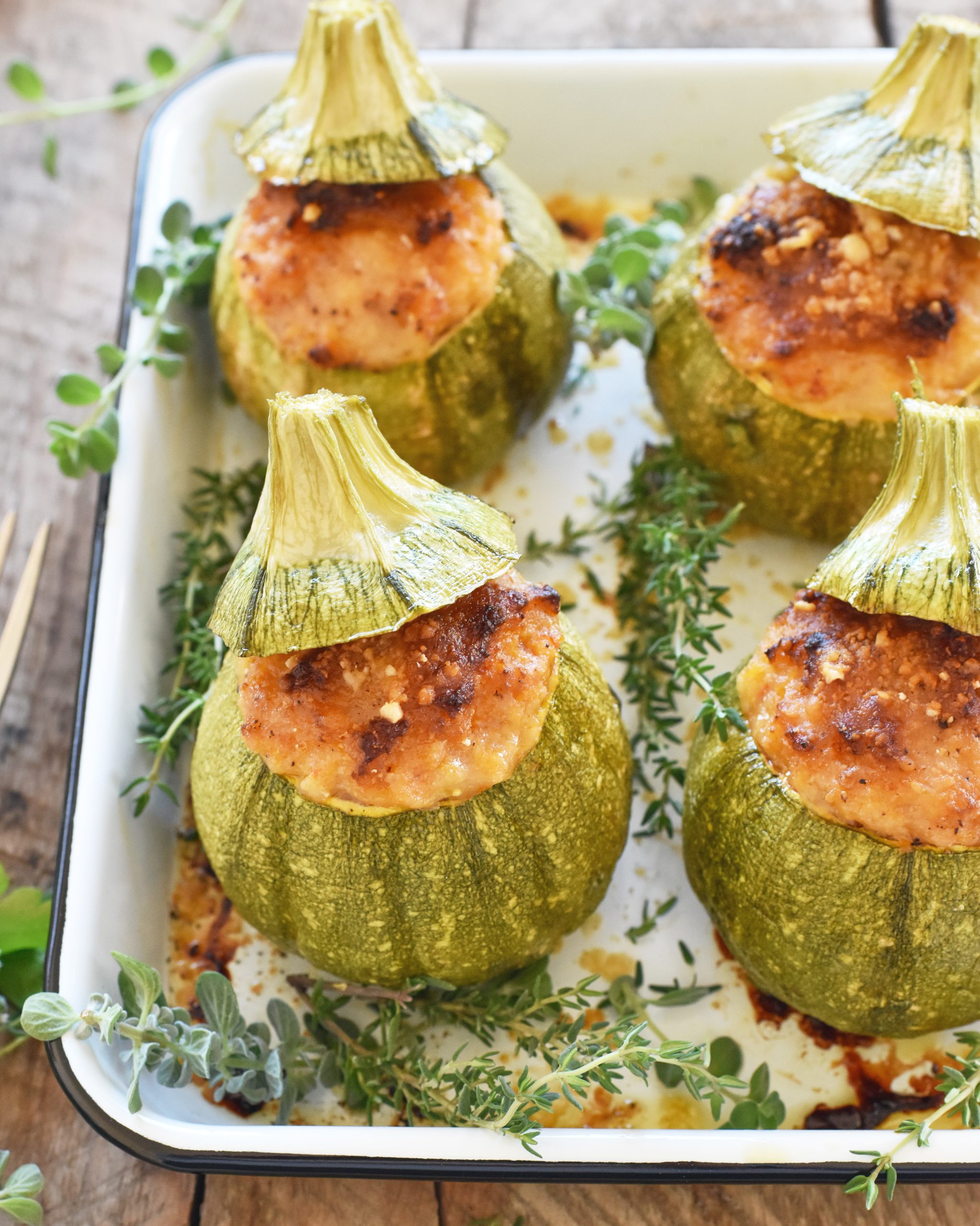 ZUCCHINE RIPIENE CON TONNO, VERDURE E FETA