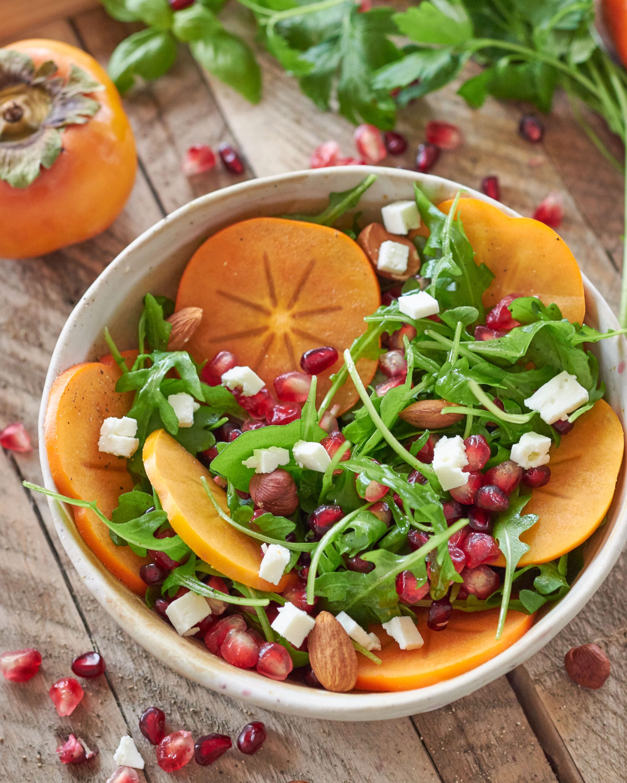 INSALATA AUTUNNALE CON CACO MELA, MELAGRANA E FETA ZORBAS