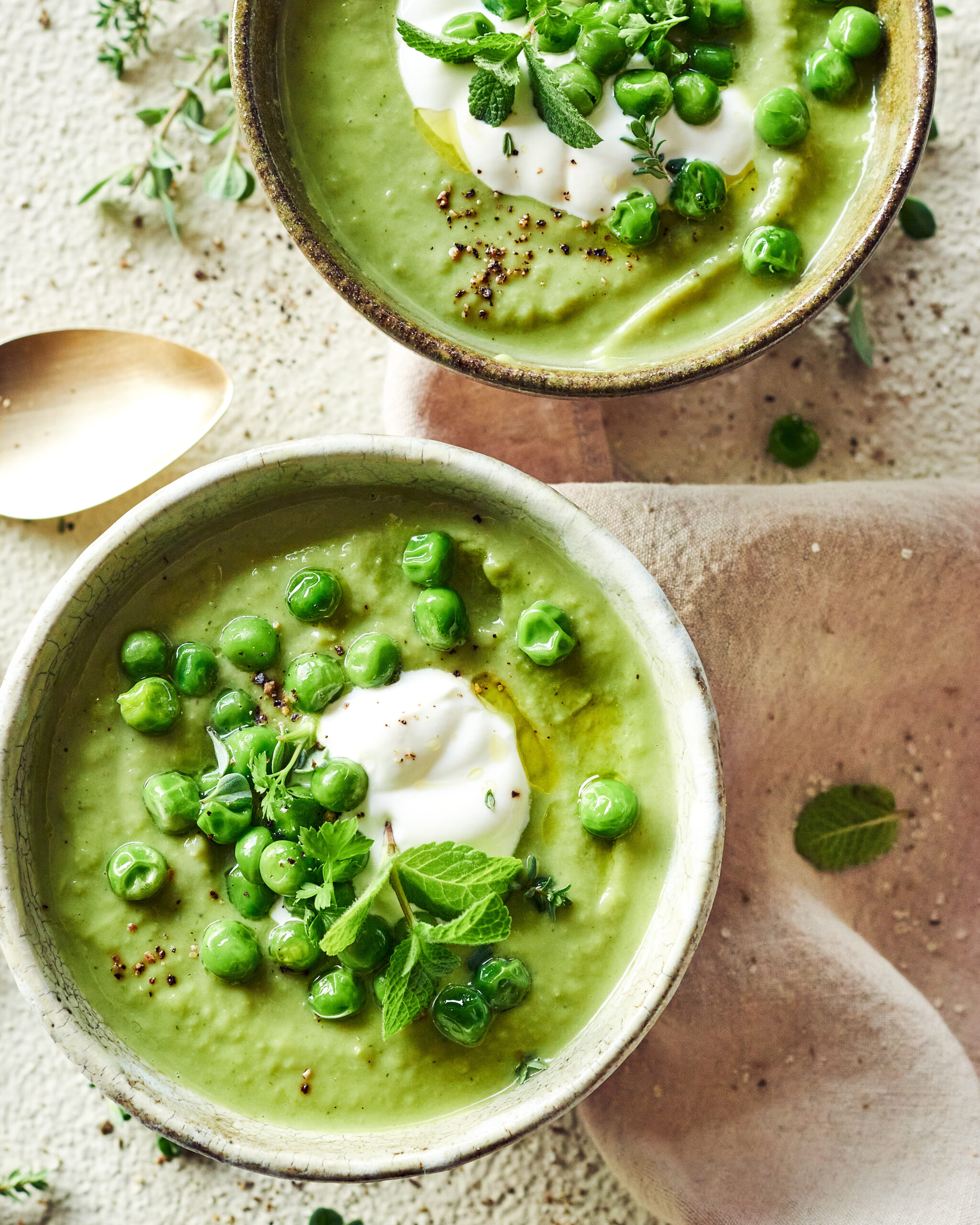 Vellutata di broccoli, latte di cocco, piselli e yogurt greco