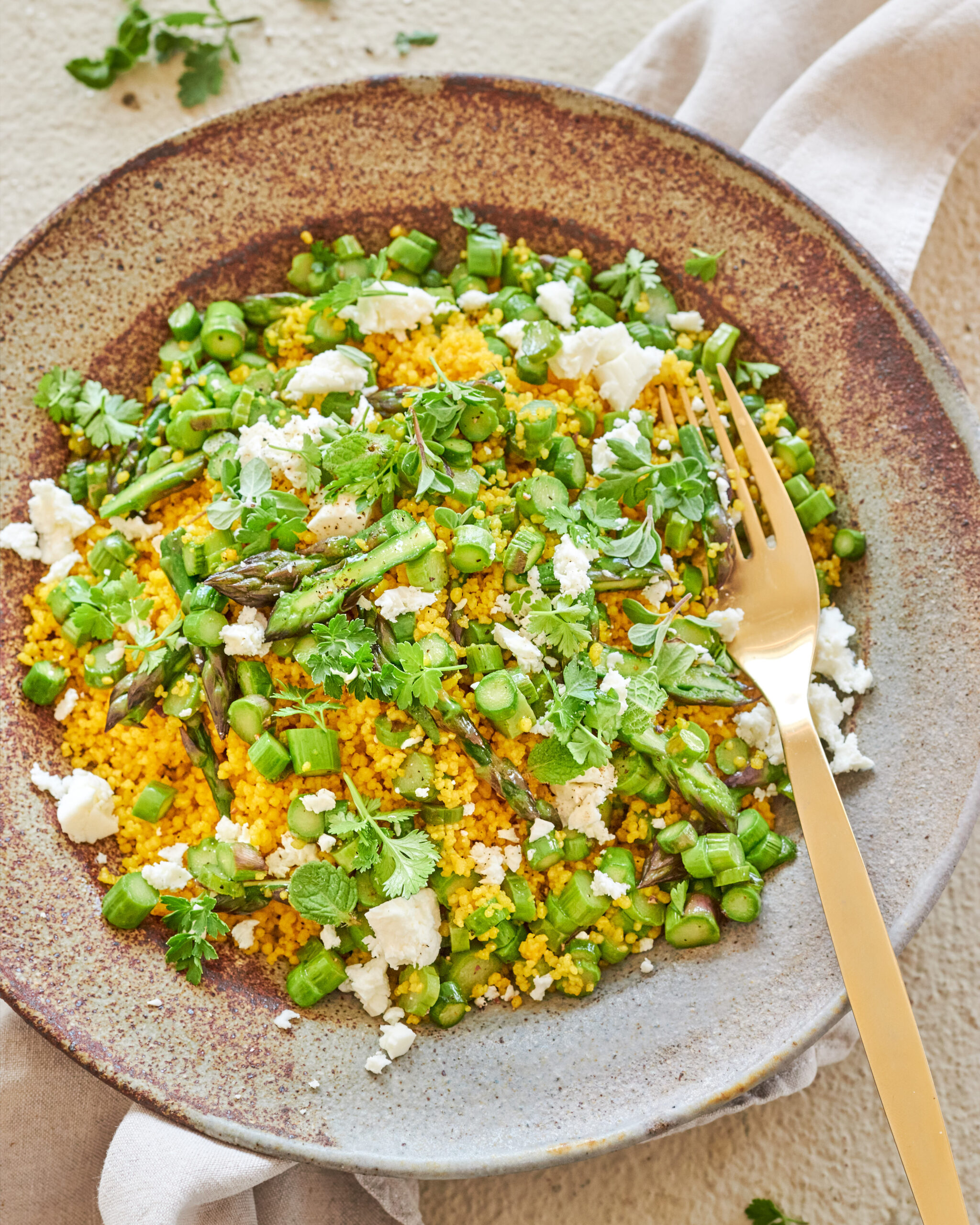 Cous cous alla curcuma con asparagi e feta Zorbas