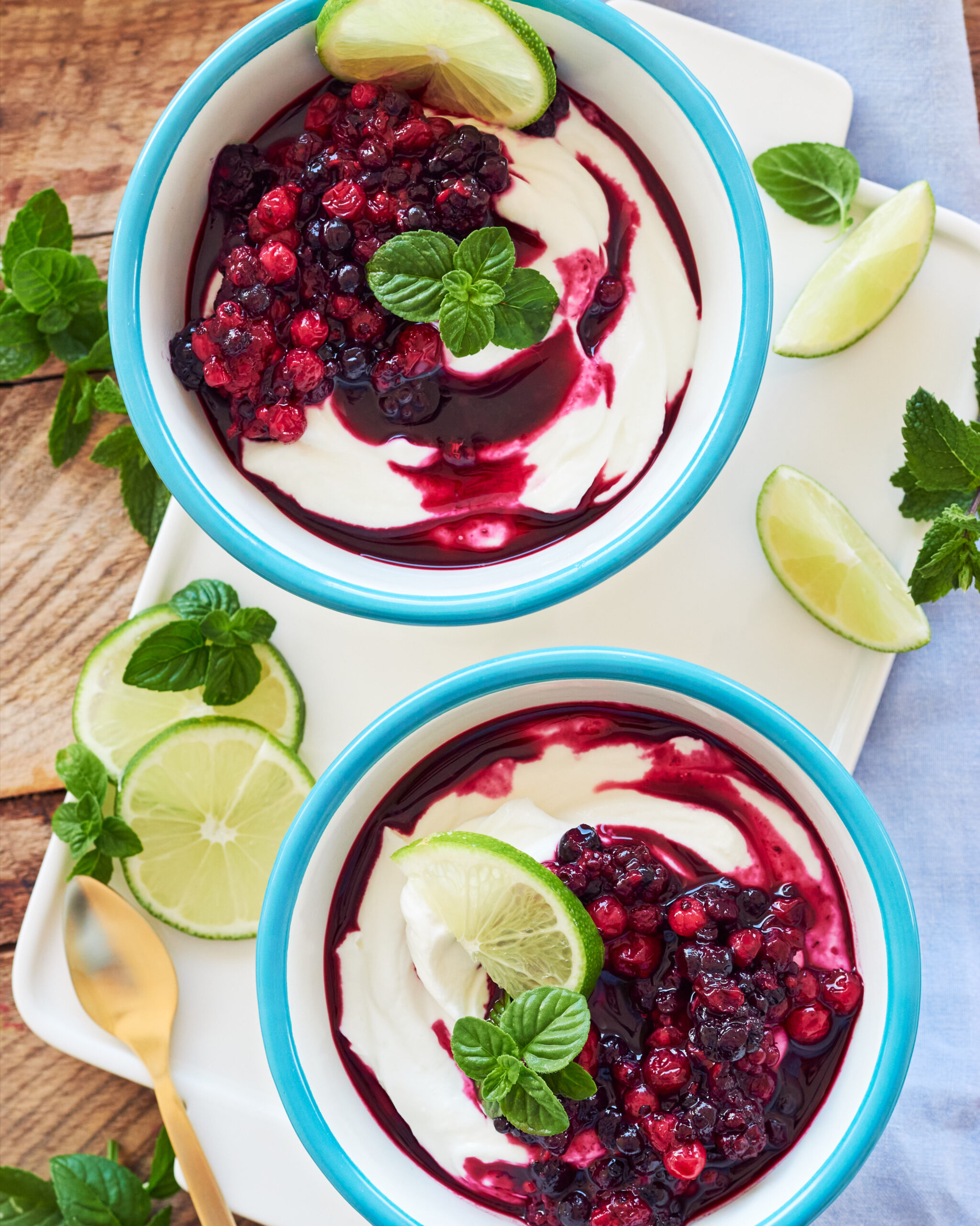 Dessert con yogurt greco Zorbas e frutti di bosco