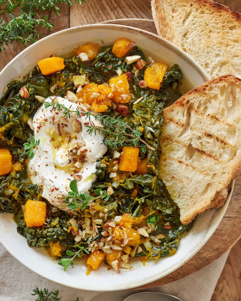 Zuppa di cavolo nero e zucca con yogurt greco Zorbas