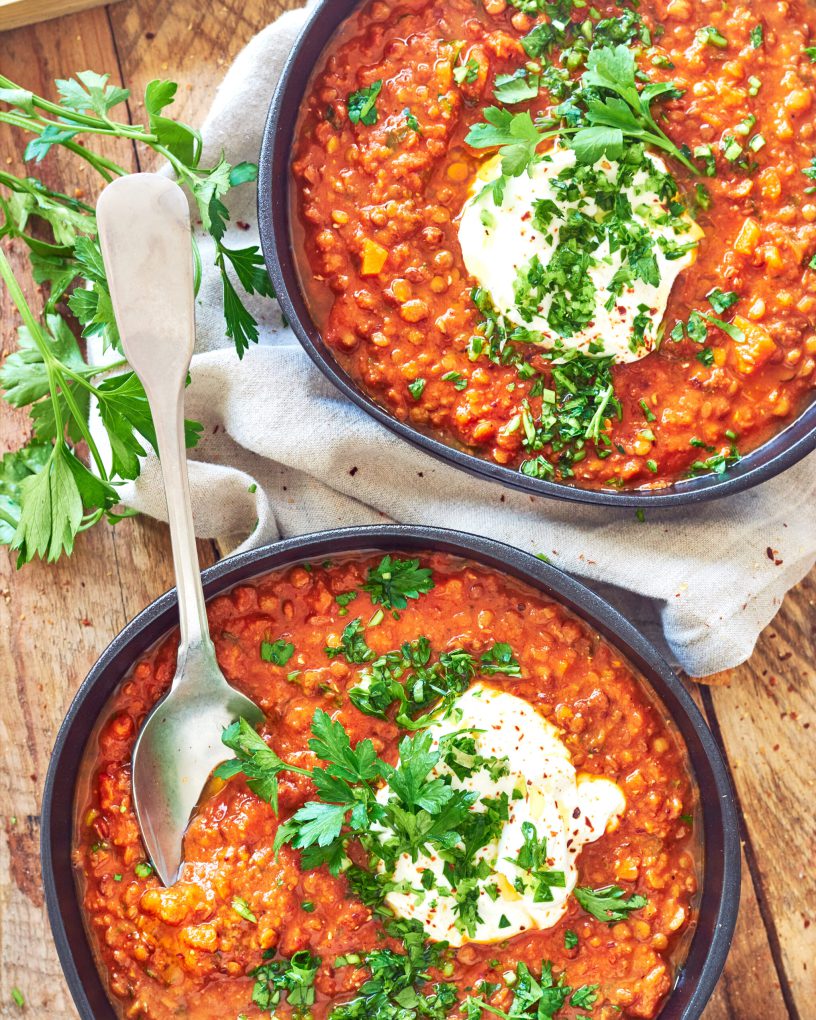 Zuppa di lenticchie speziate con yogurt greco Zorbas