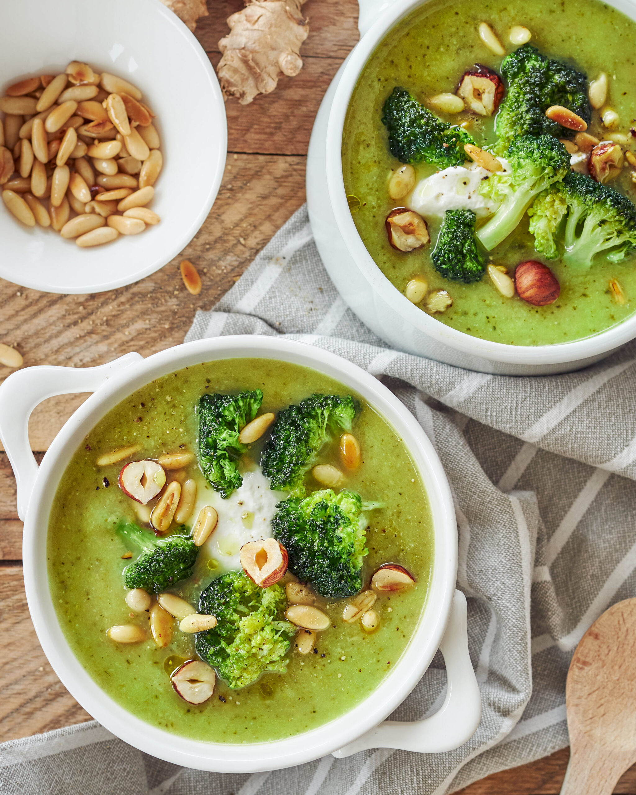 Vellutata con broccoli, cavolfiore, porri e yogurt greco Zorbas