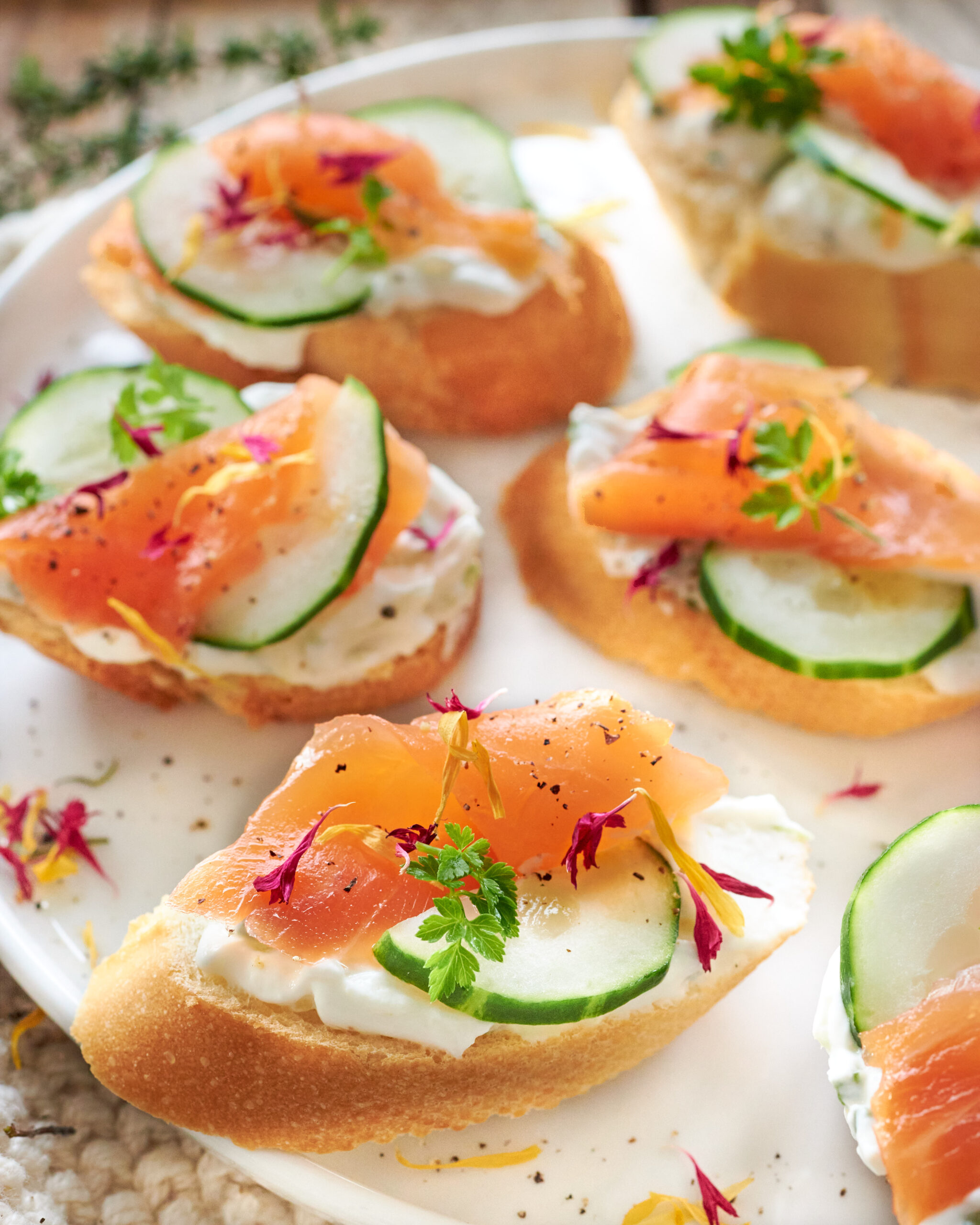 Tartine al salmone con Tzatziki Zorbas