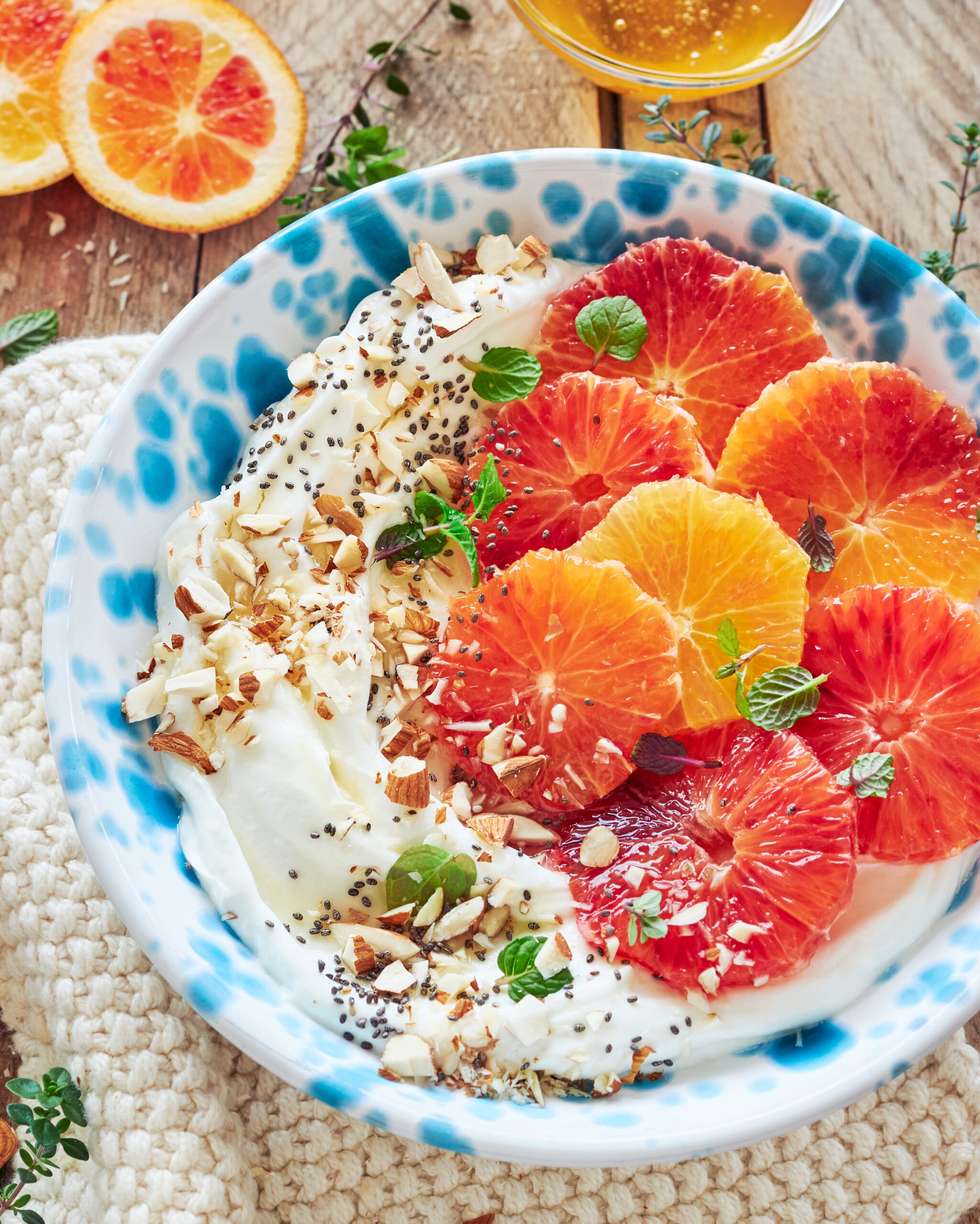 Colazione con yogreko bio Zorbas e agrumi invernali