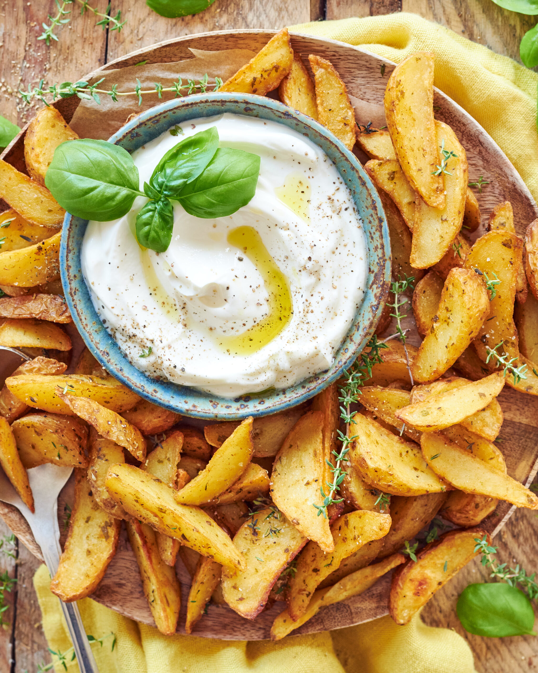 Patate alle erbe con yogurt greco