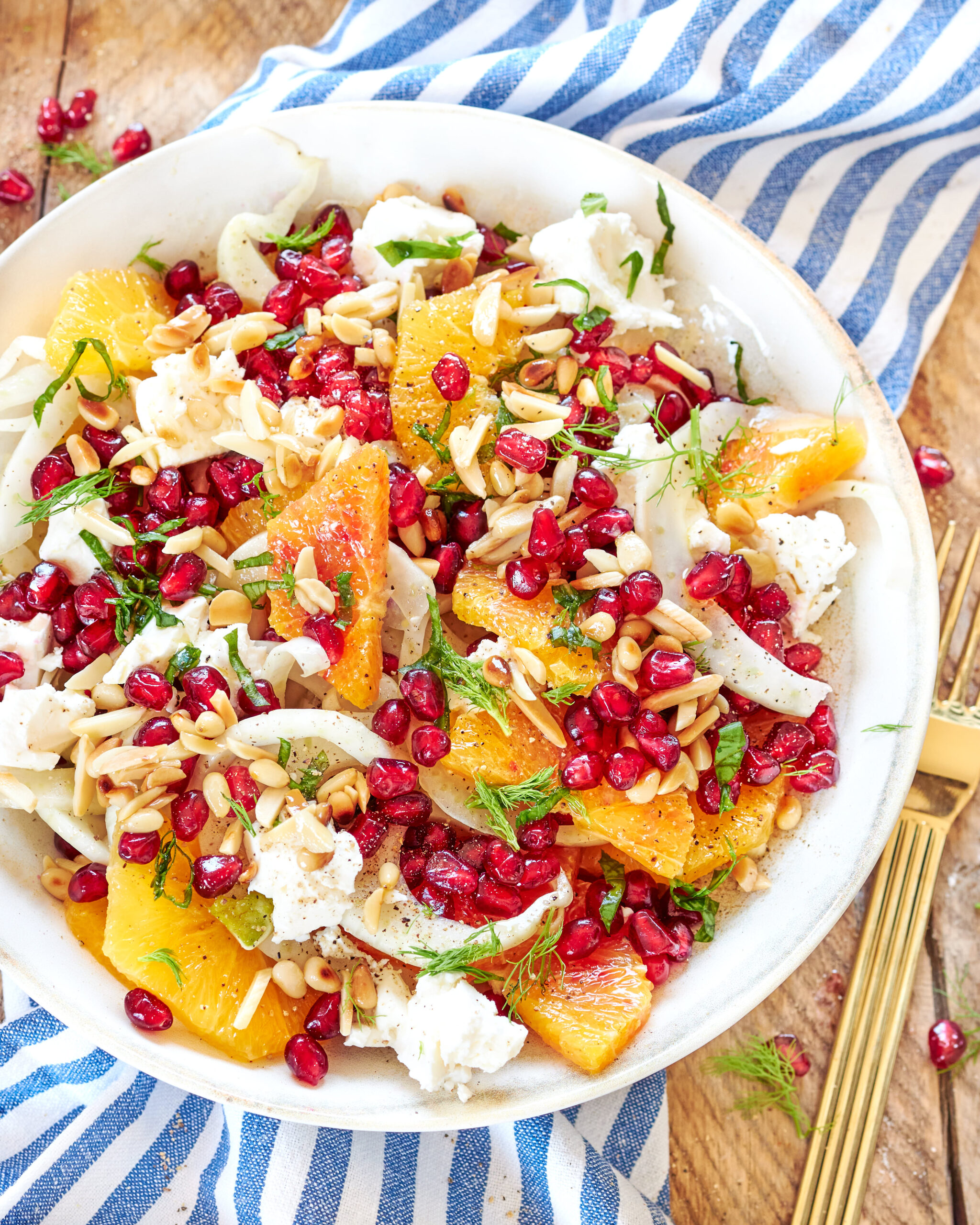 Insalata di agrumi, melagrana e formaggio greco Light