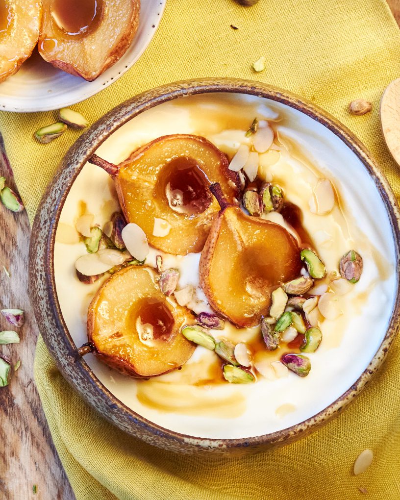 Yogurt greco Zorbas con pere caramellate al forno