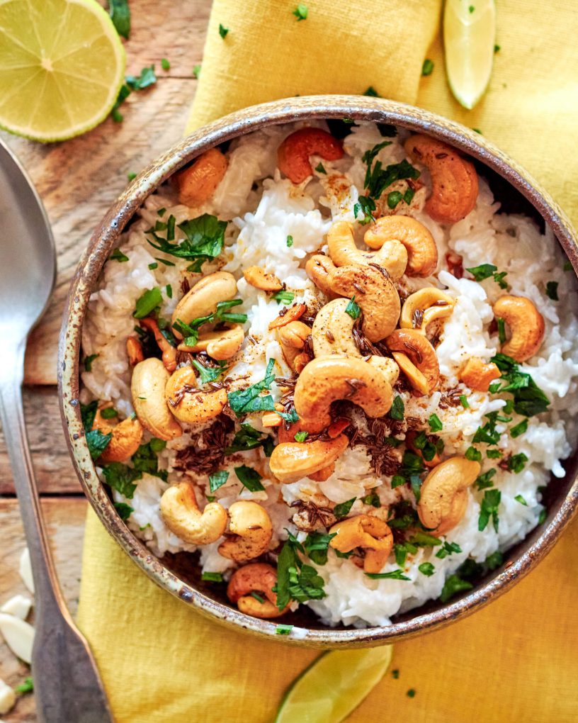 Yogurt rice con anacardi tostati