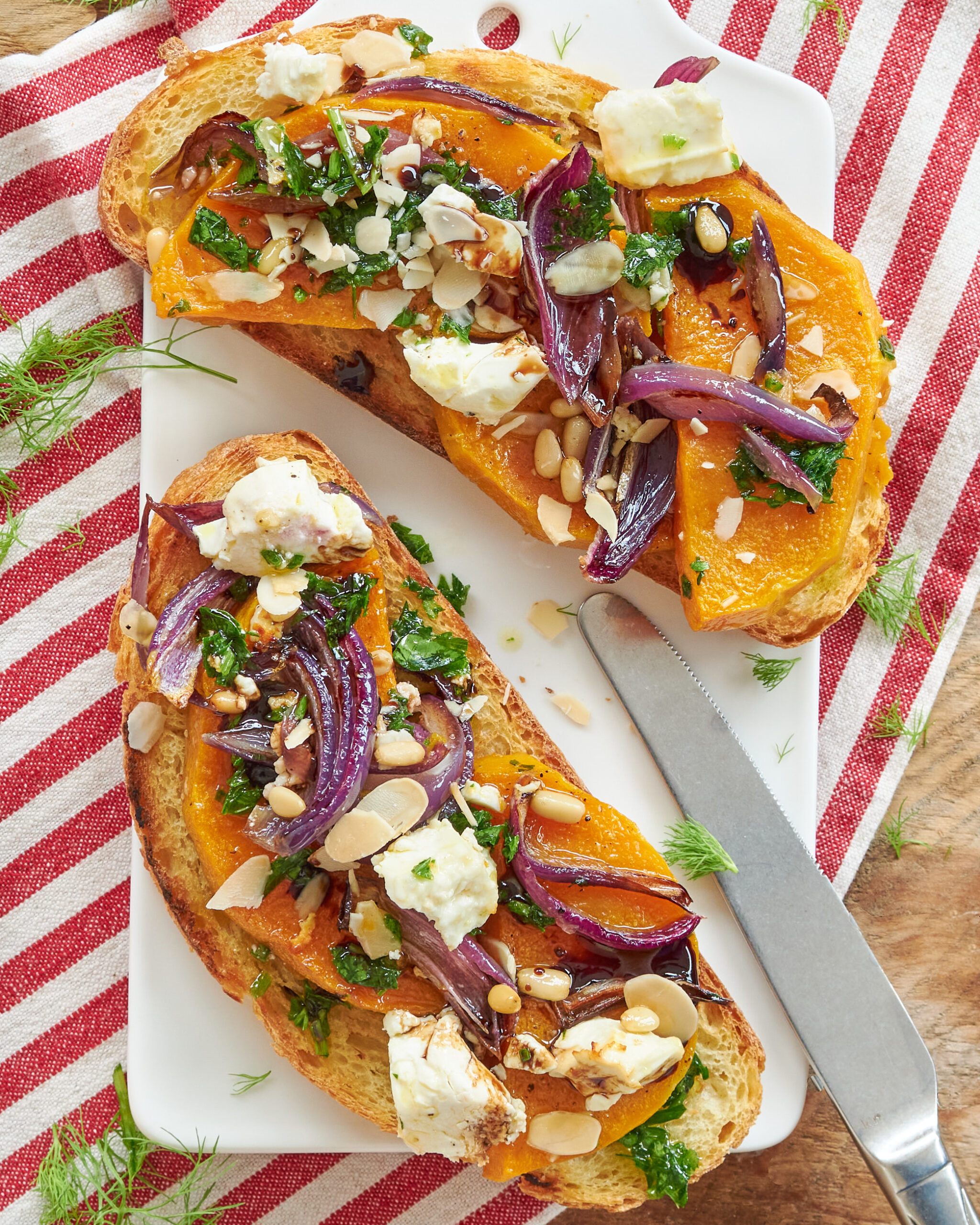 Bruschette con zucca al forno, Feta Zorbas e aceto balsamico