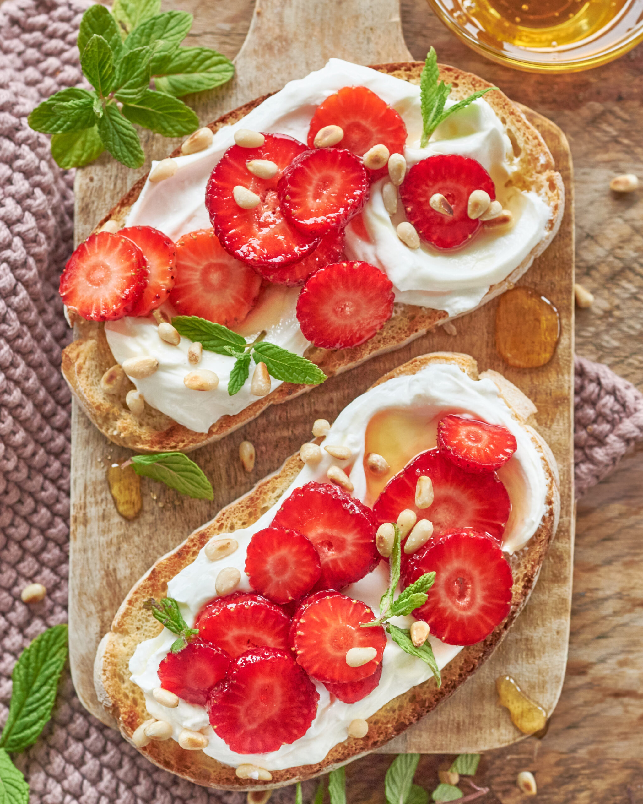 Bruschetta con yogurt greco Zorbas e fragole
