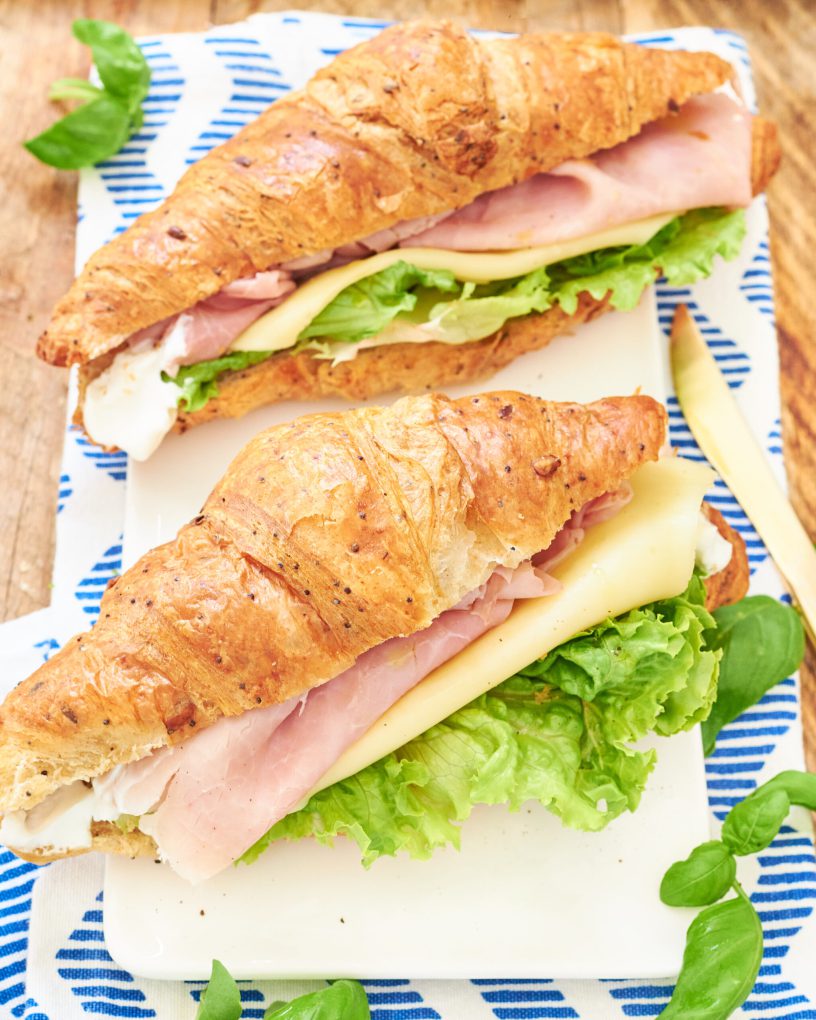 Croissant farciti con yogurt greco Zorbas