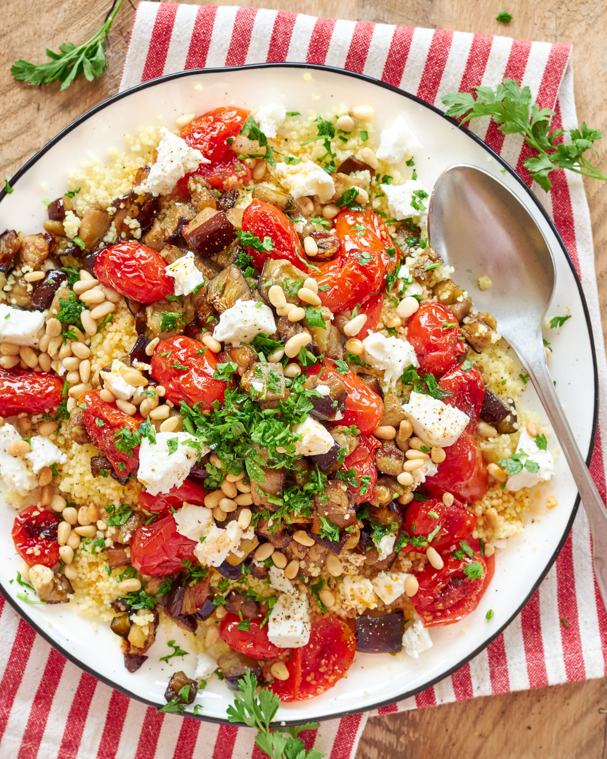 Couscous estivo con melanzane, datterini, Feta Zorbas e pinoli