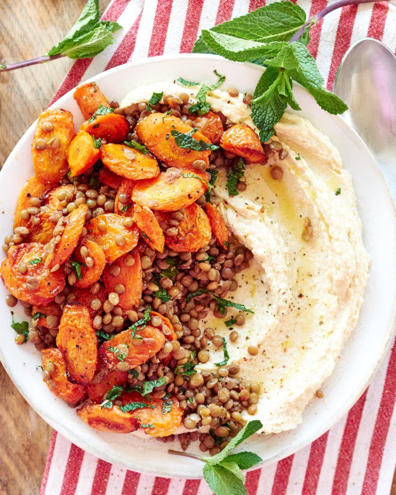 Hummus Zorbas con carote al forno e lenticchie