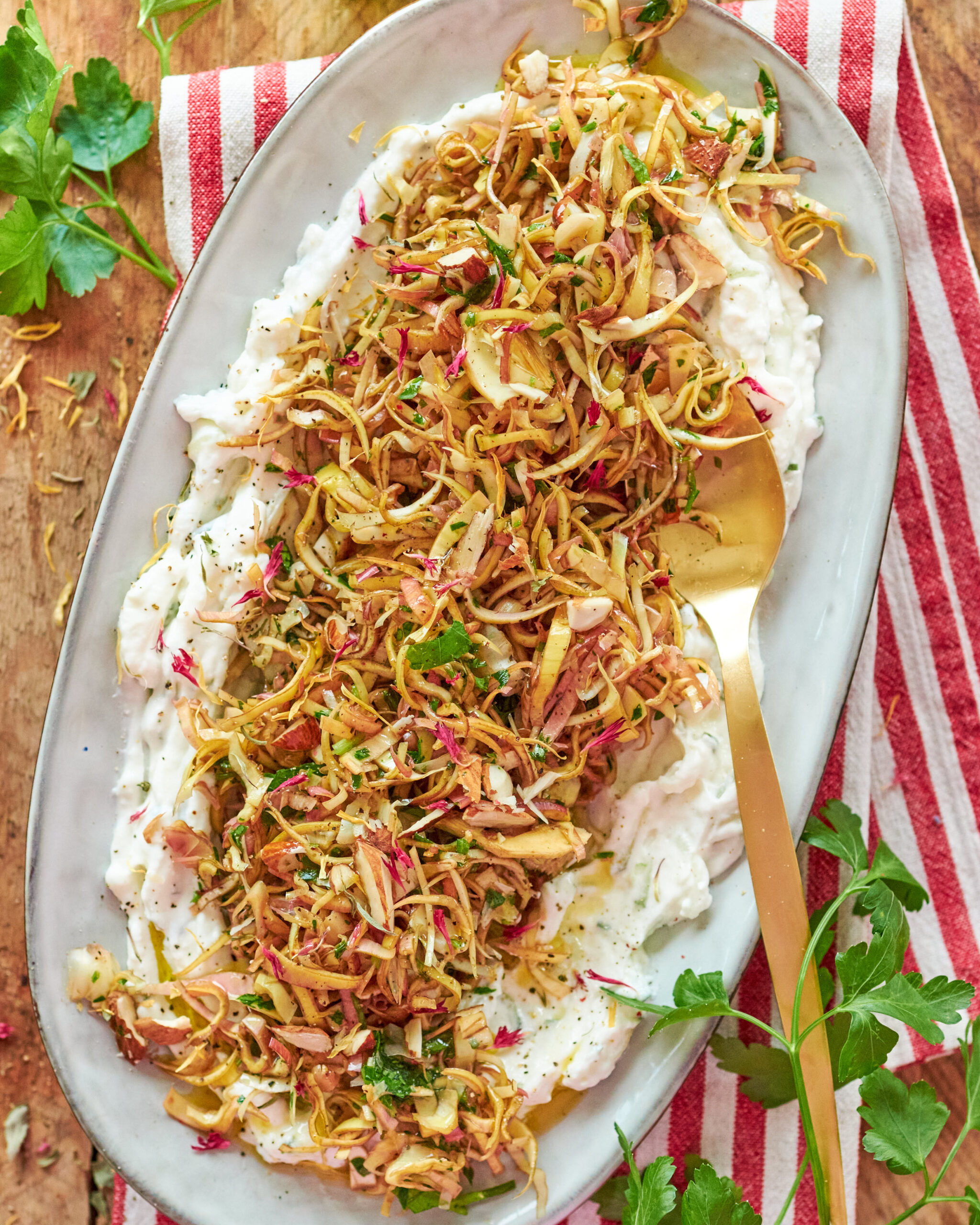 Tzatziki Zorbas con insalata di carciofi