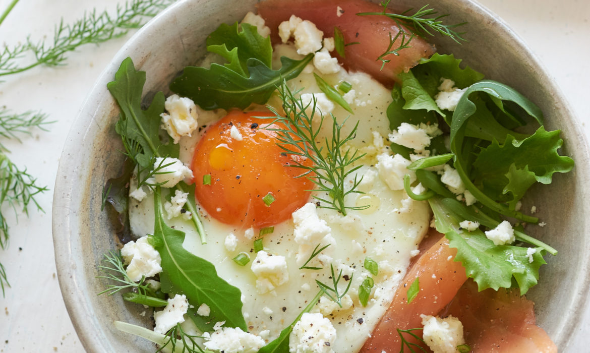 UOVO AL TEGAMINO CON SALMONE AFFUMICATO E FETA ZORBAS - zorbas